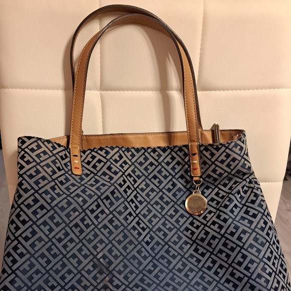 Tommy Hilfiger Large Tote Navy Tote Monogram MSRP $160 - Picture 1 of 3